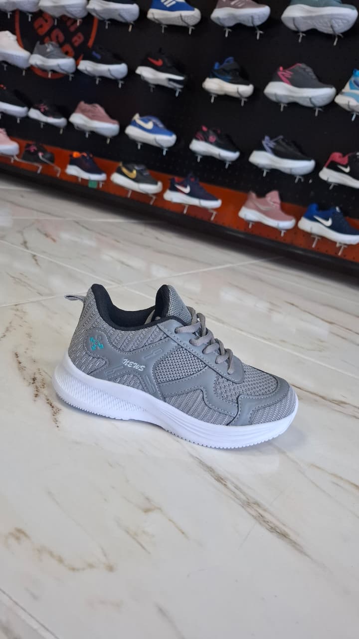 Zapatillas para niños colores llamativos